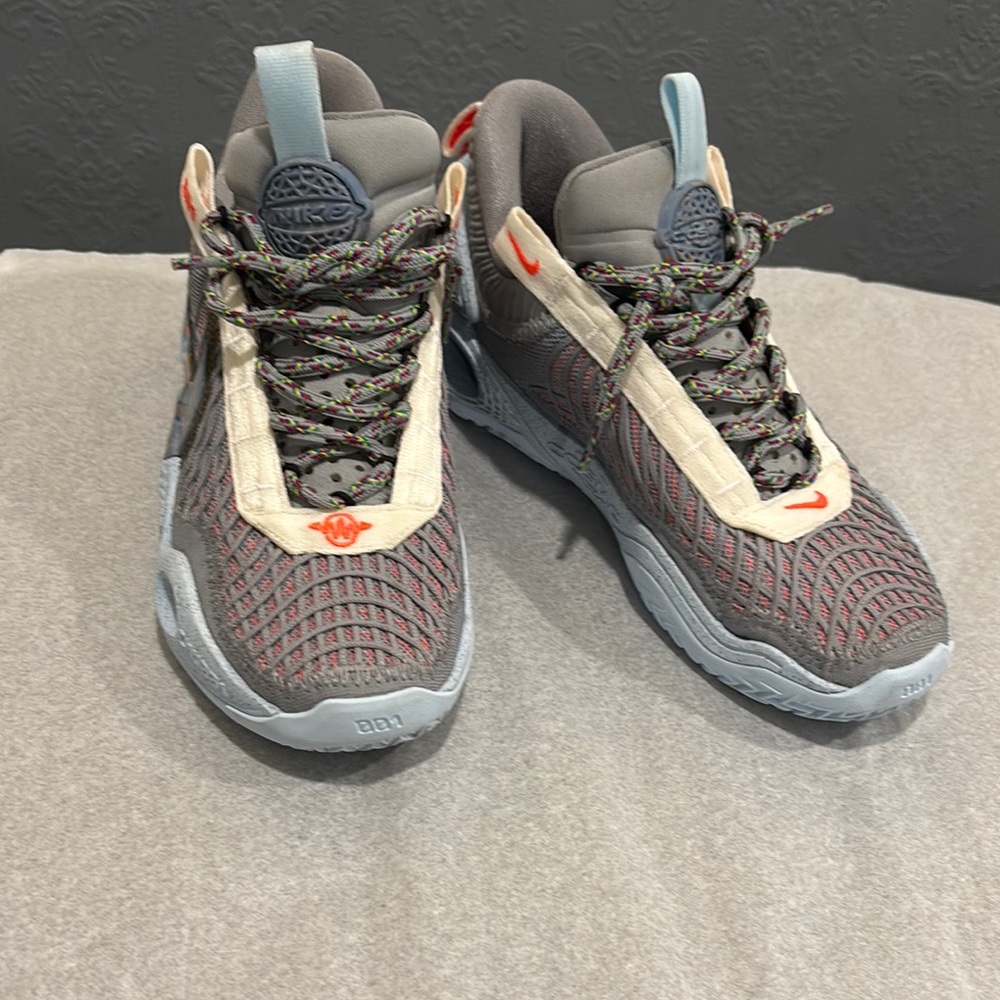 Nike Cosmic Unity Space Kids Gray Sneakers